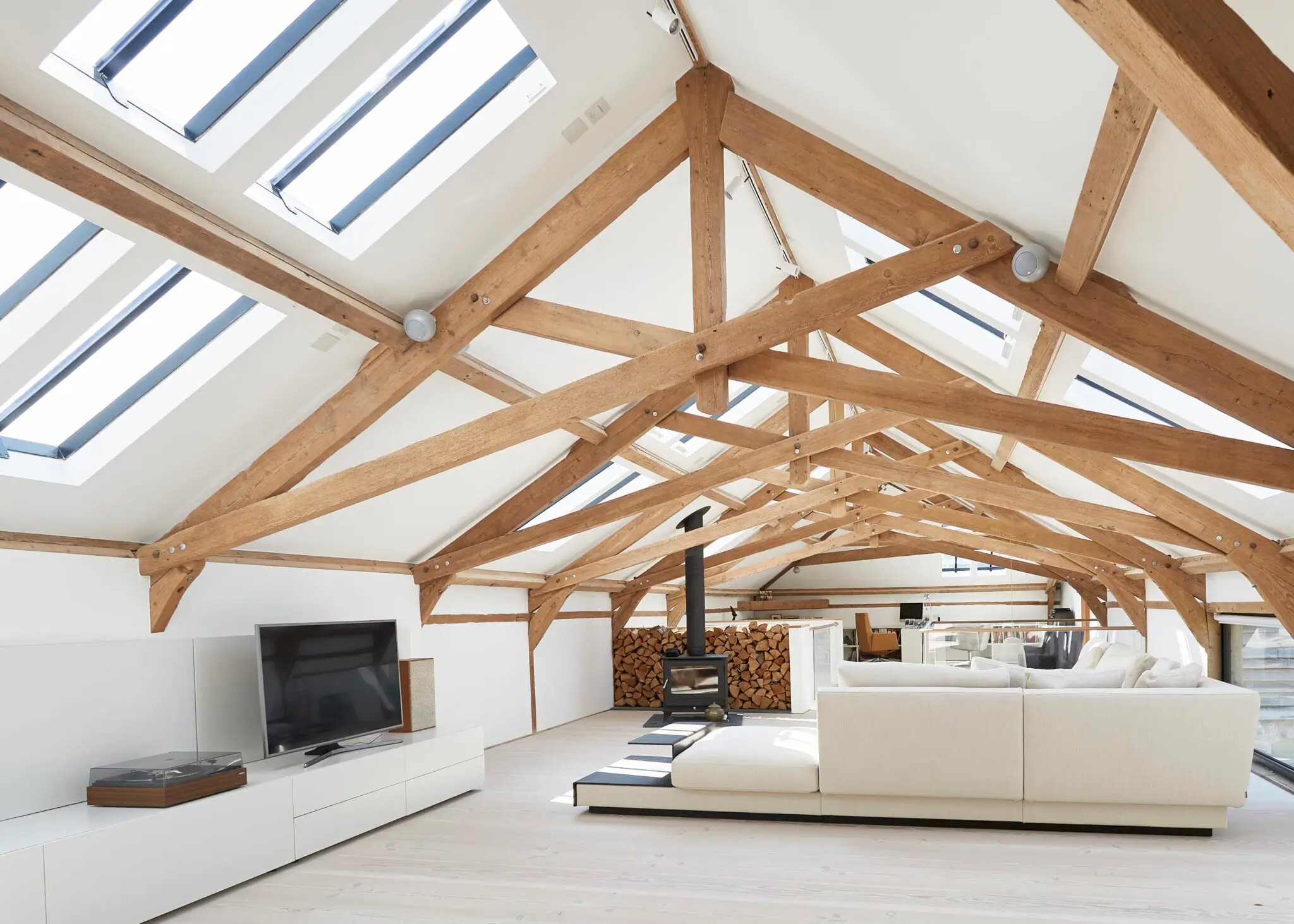 A Complete Guide to Choosing Polycarbonate Rooflights for Your Property