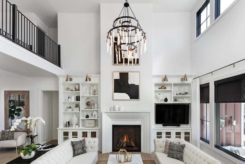 How Black Chandeliers Enhance the Sophistication in Any Room